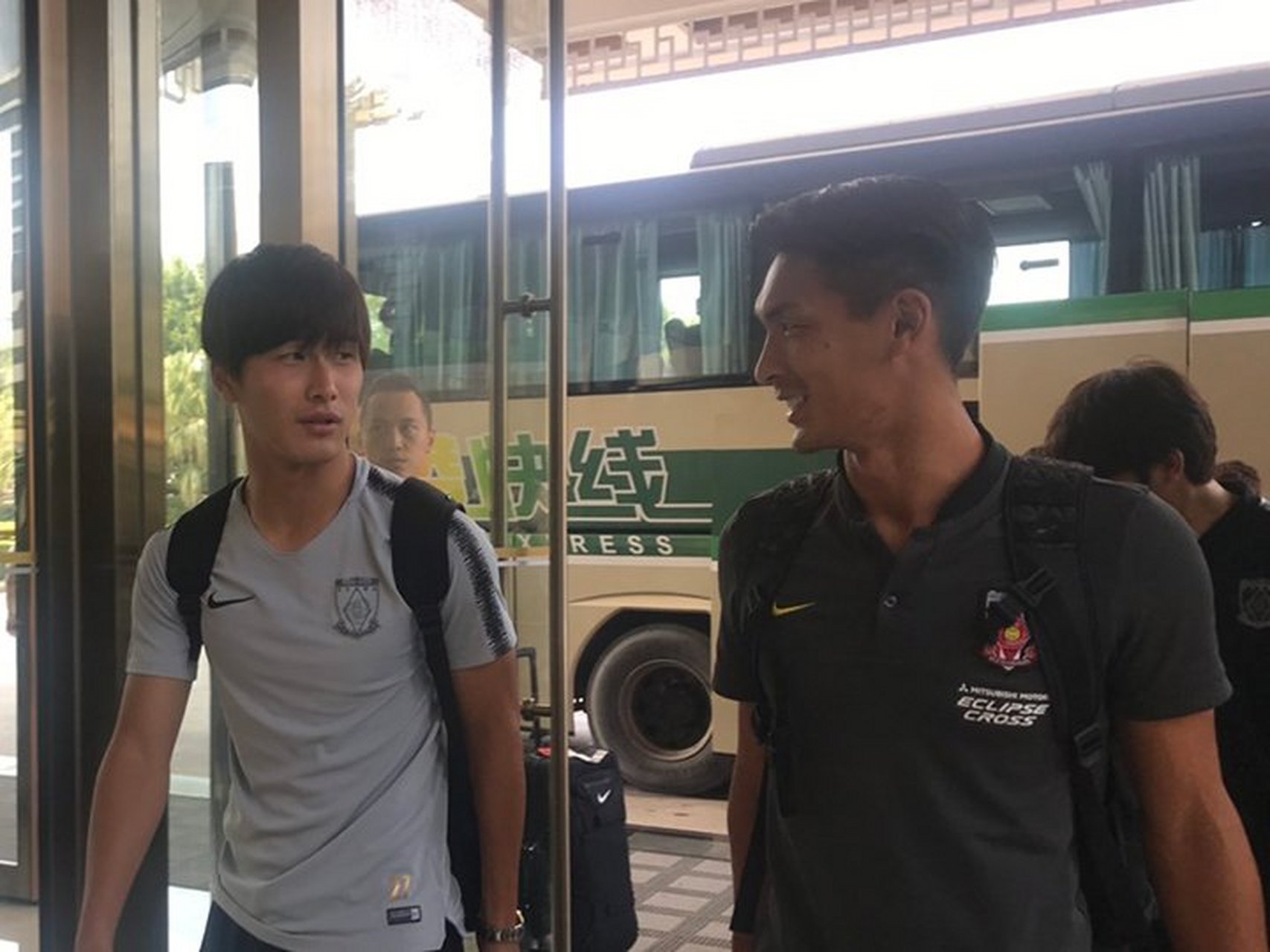 恒大坐镇主场迎战上海申花，谁能笑到最后